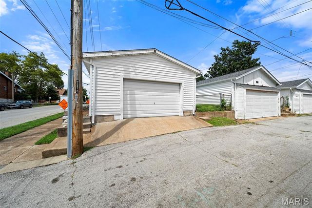 5230 Lisette Avenue, St Louis, MO 63109
