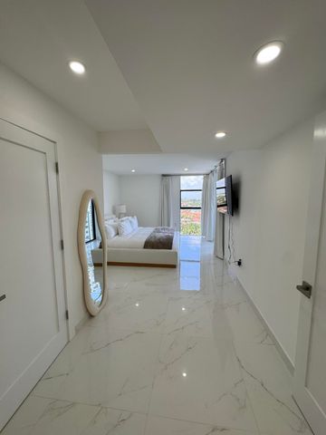 20515 E Country Club Drive 1442, Miami, FL 33180