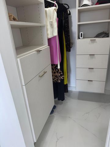 20515 E Country Club Drive 1442, Miami, FL 33180