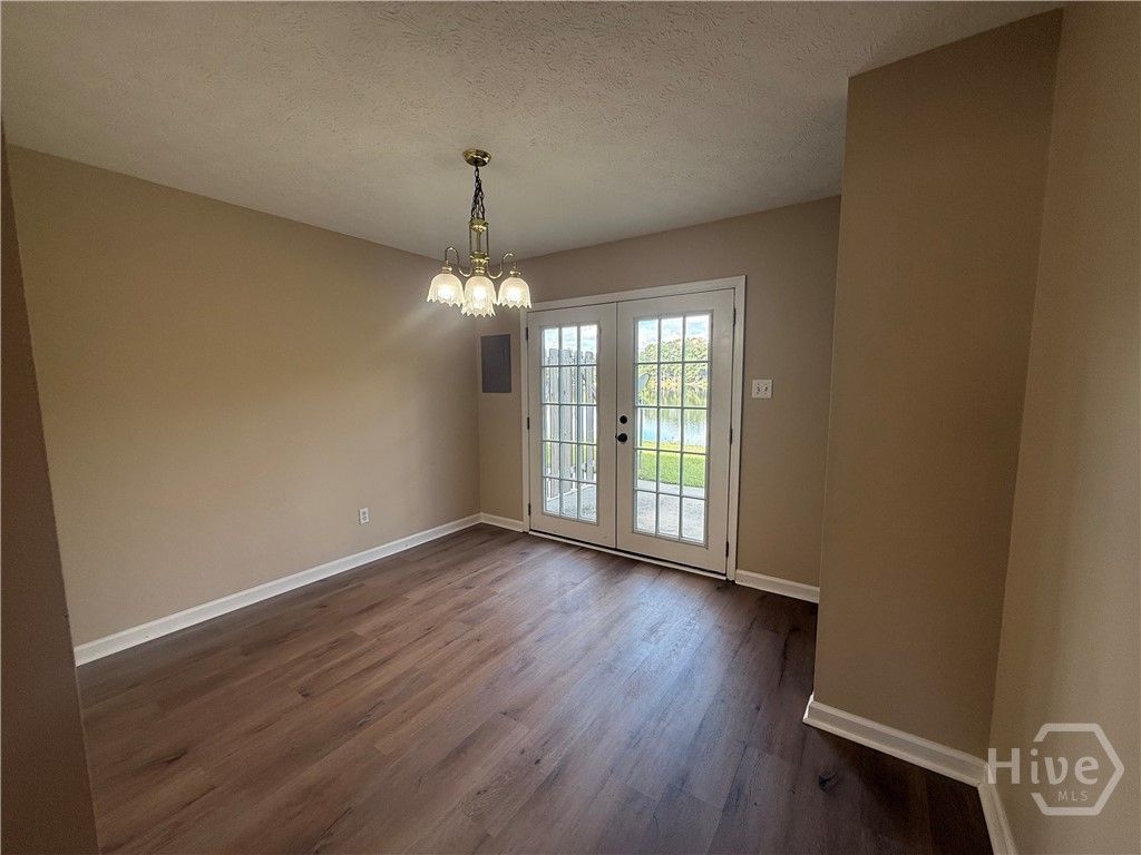 Image 8 of property listing at 74 Casey Drive F, Richmond Hill, GA 31324