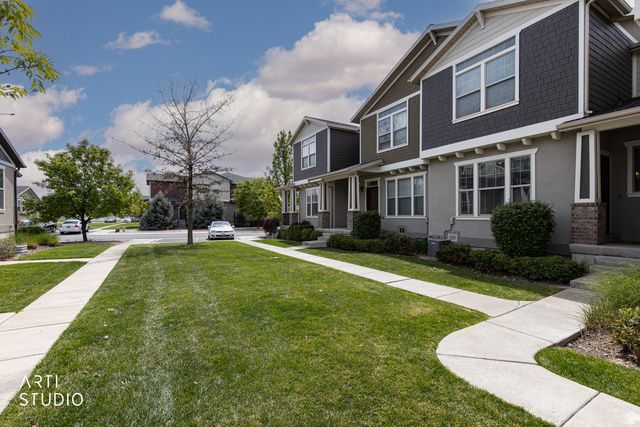 1281 S MOUNTAIN CREST DRIVE DR, Woods Cross, UT 84087