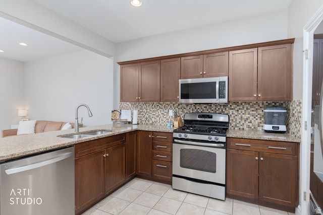 1281 S MOUNTAIN CREST DRIVE DR, Woods Cross, UT 84087