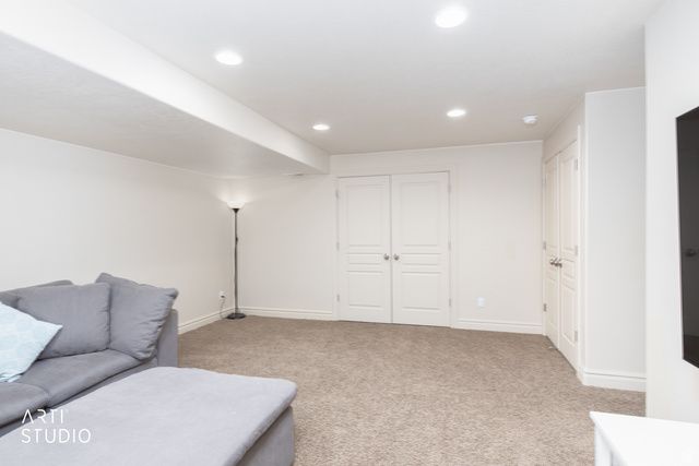 1281 S MOUNTAIN CREST DRIVE DR, Woods Cross, UT 84087