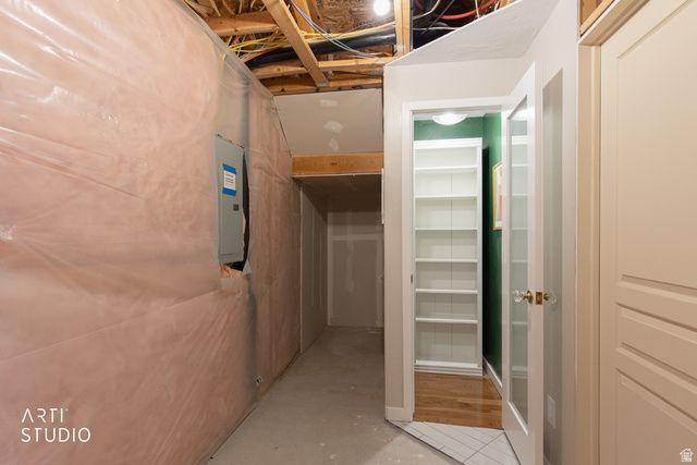1281 S MOUNTAIN CREST DRIVE DR, Woods Cross, UT 84087