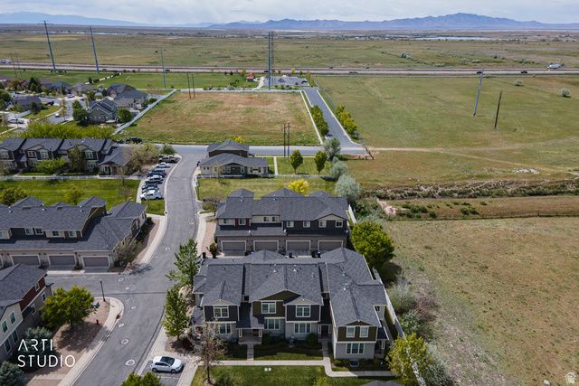 1281 S MOUNTAIN CREST DRIVE DR, Woods Cross, UT 84087