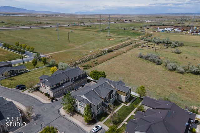 1281 S MOUNTAIN CREST DRIVE DR, Woods Cross, UT 84087