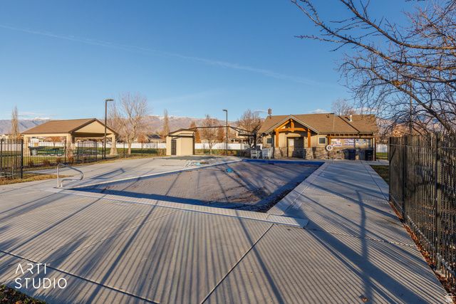 1281 S MOUNTAIN CREST DRIVE DR, Woods Cross, UT 84087