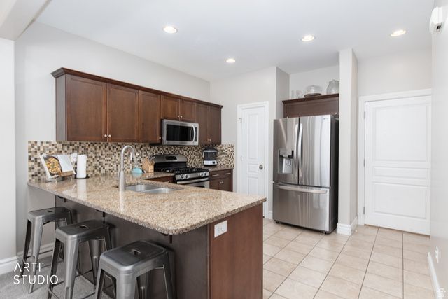 1281 S MOUNTAIN CREST DRIVE DR, Woods Cross, UT 84087
