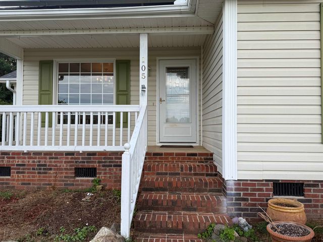 105 Chandler Downs Trail, Inman, SC 29349