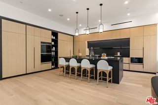 11929 Brentwood Grove Drive, Los Angeles, CA 90049