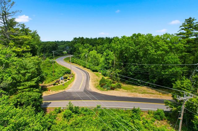 36 Old County Road, Plaistow, NH 03865