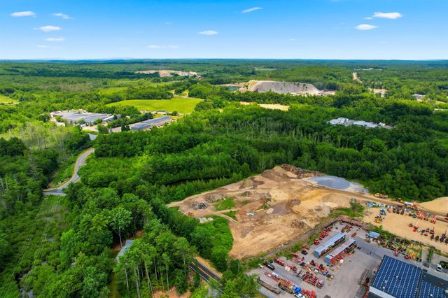 36 Old County Road, Plaistow, NH 03865