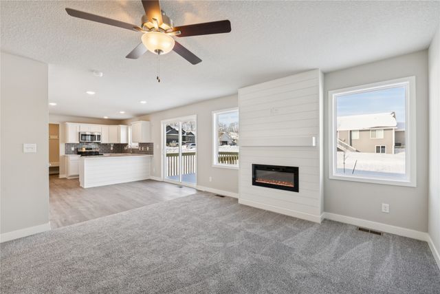 735 W Wright Road, Norwalk, IA 50211