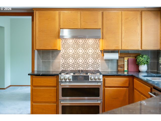 2647 Sw Sylvania Ter, Portland, OR 97219