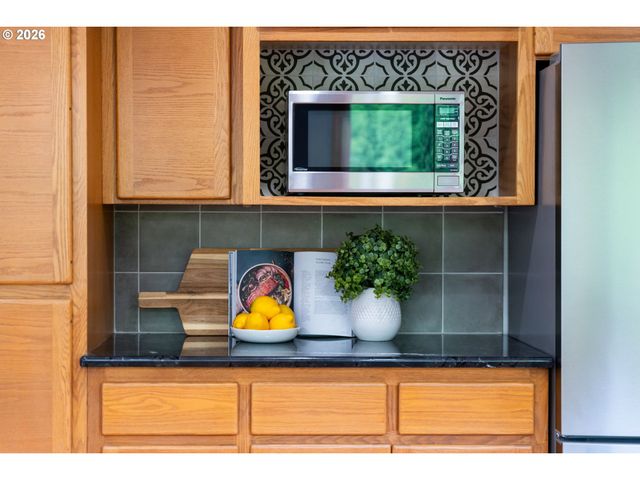 2647 Sw Sylvania Ter, Portland, OR 97219