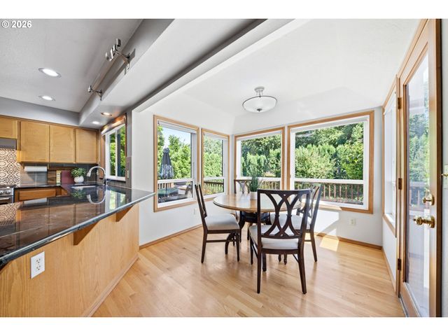 2647 Sw Sylvania Ter, Portland, OR 97219