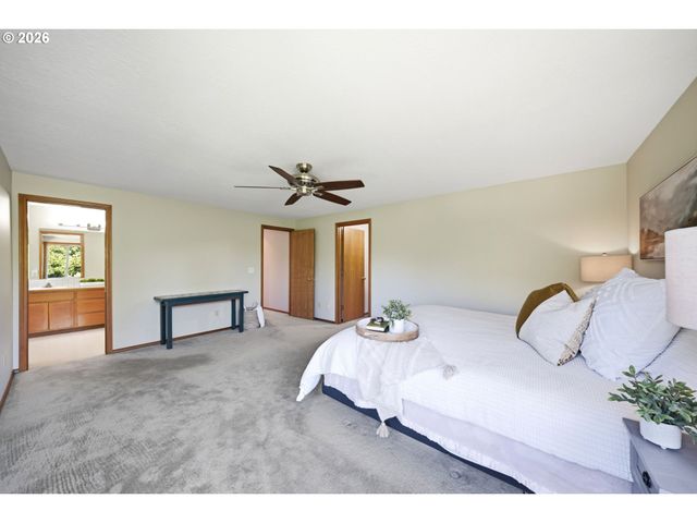 2647 Sw Sylvania Ter, Portland, OR 97219