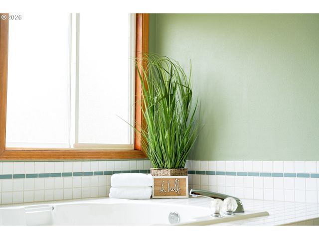 2647 Sw Sylvania Ter, Portland, OR 97219