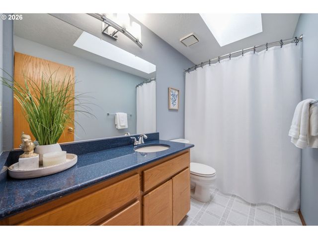 2647 Sw Sylvania Ter, Portland, OR 97219