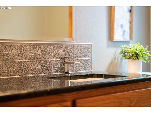 2647 Sw Sylvania Ter, Portland, OR 97219