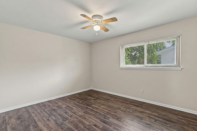 1036 Foxworth Boulevard, Lombard, IL 60148