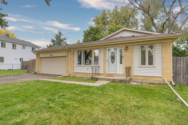 1036 Foxworth Boulevard, Lombard, IL 60148