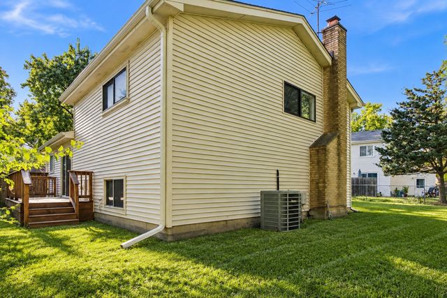 1036 Foxworth Boulevard, Lombard, IL 60148