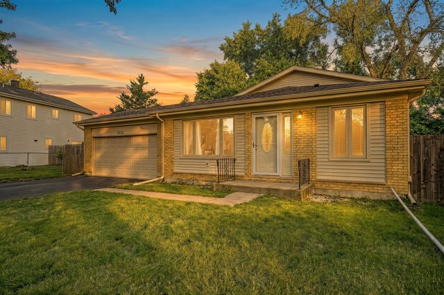 1036 Foxworth Boulevard, Lombard, IL 60148