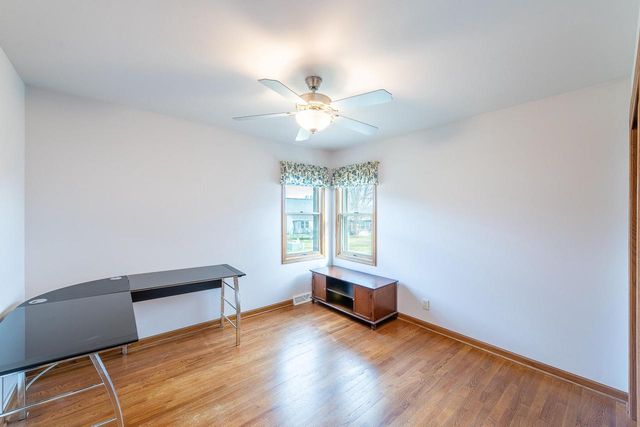 10655 33rd AVENUE, Pleasant Prairie, WI 53158