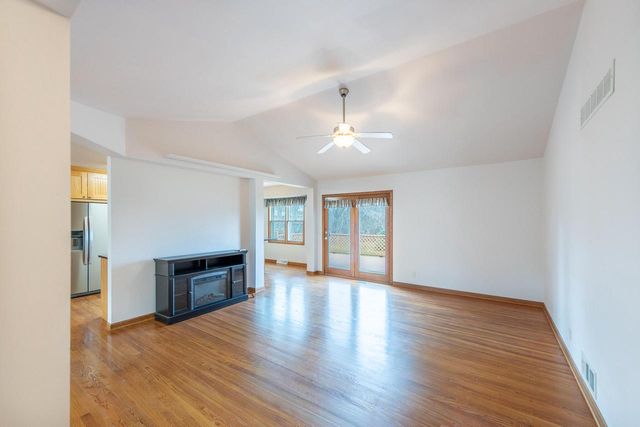 10655 33rd AVENUE, Pleasant Prairie, WI 53158