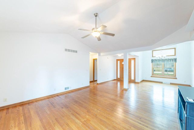 10655 33rd AVENUE, Pleasant Prairie, WI 53158