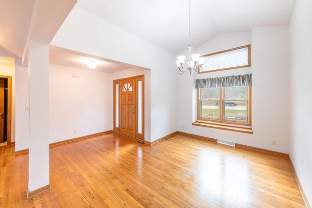 10655 33rd AVENUE, Pleasant Prairie, WI 53158