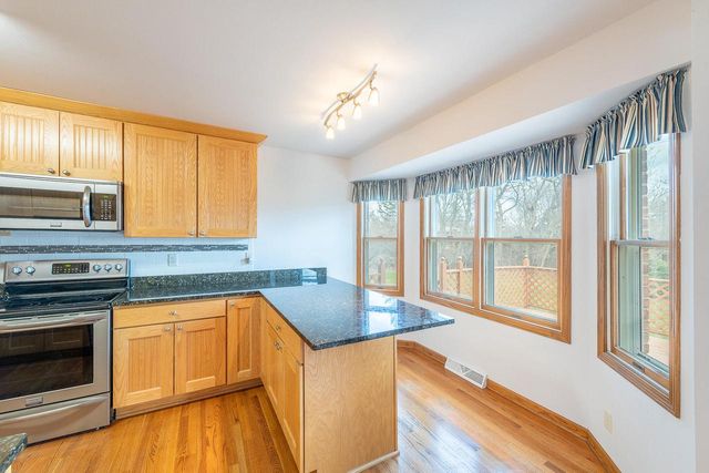 10655 33rd AVENUE, Pleasant Prairie, WI 53158