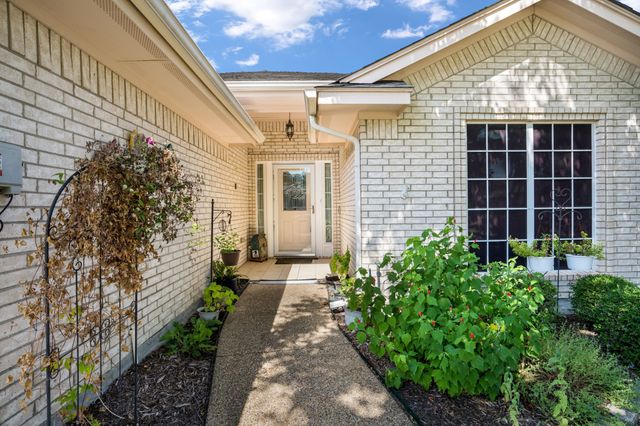 210 Bluebonnet Lane, Waxahachie, TX 75165