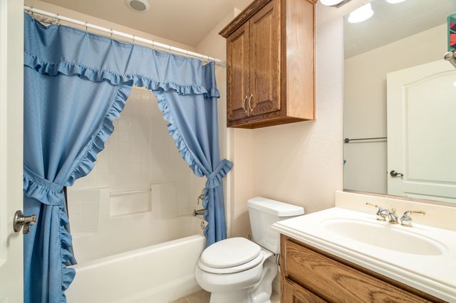 210 Bluebonnet Lane, Waxahachie, TX 75165