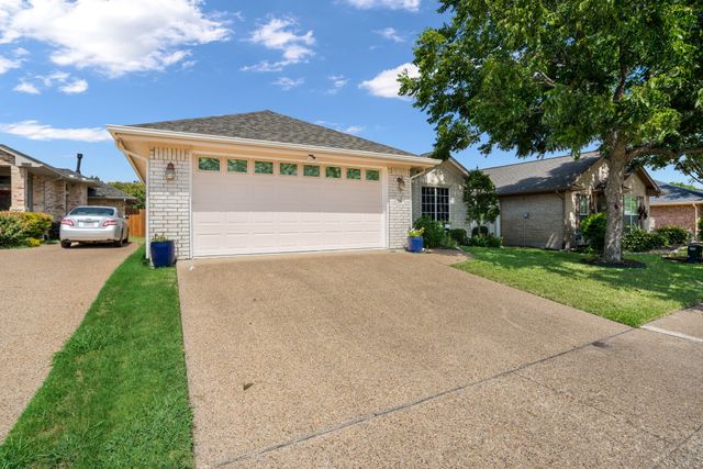 210 Bluebonnet Lane, Waxahachie, TX 75165