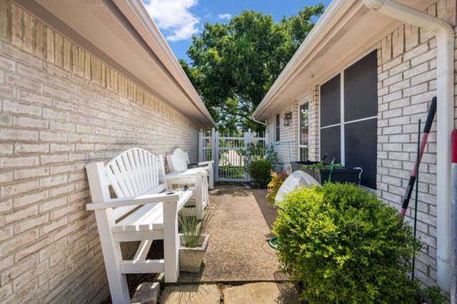 210 Bluebonnet Lane, Waxahachie, TX 75165