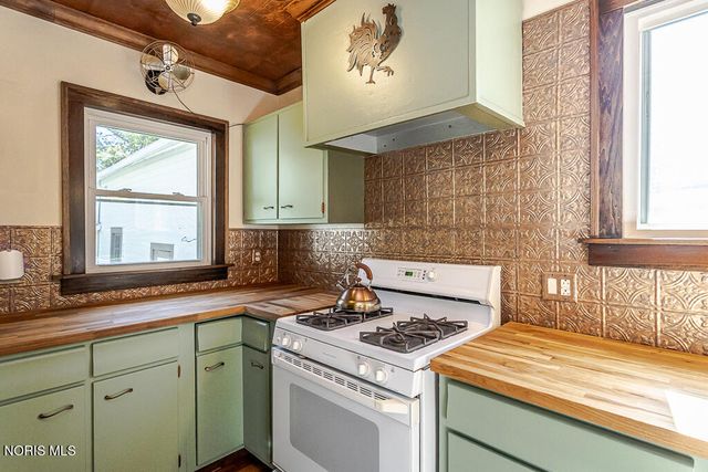 3547 Island Avenue, Toledo, OH 43614
