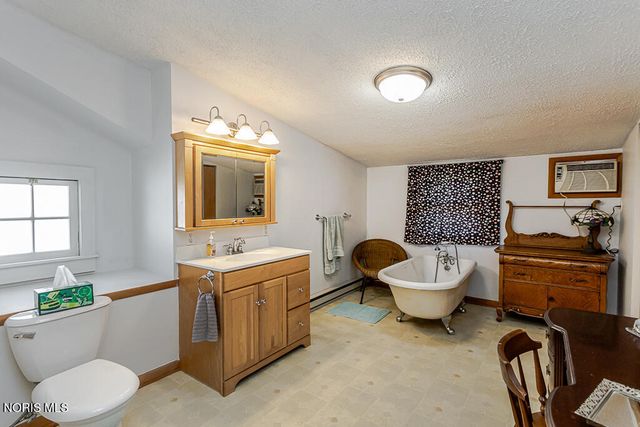 3547 Island Avenue, Toledo, OH 43614