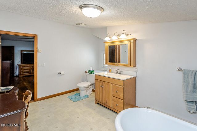 3547 Island Avenue, Toledo, OH 43614