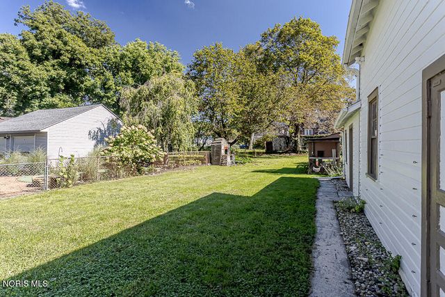 3547 Island Avenue, Toledo, OH 43614