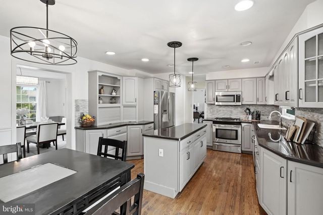 110 GWYNMONT DR, North Wales, PA 19454