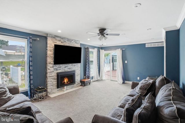 110 GWYNMONT DR, North Wales, PA 19454