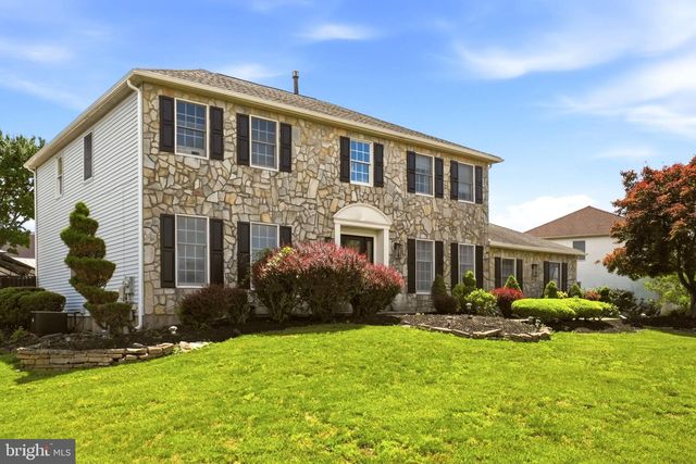 110 GWYNMONT DR, North Wales, PA 19454
