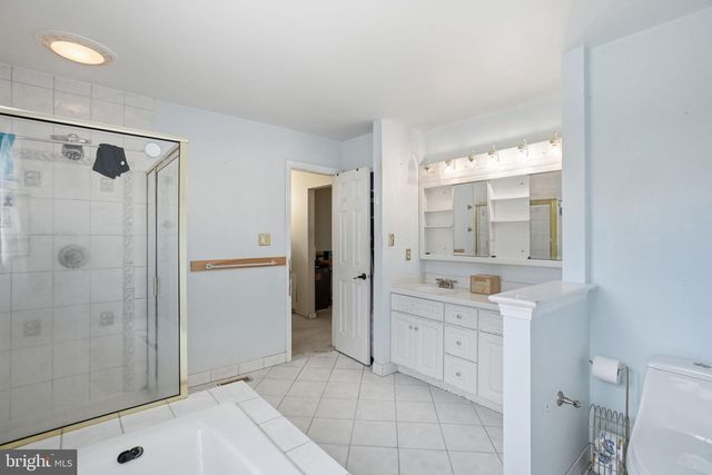 110 GWYNMONT DR, North Wales, PA 19454