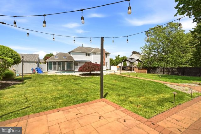 110 GWYNMONT DR, North Wales, PA 19454