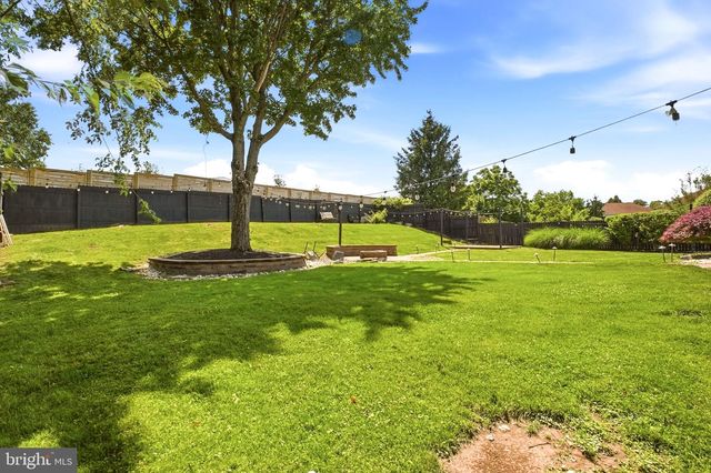 110 GWYNMONT DR, North Wales, PA 19454