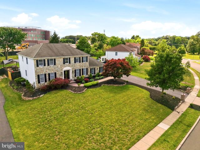 110 GWYNMONT DR, North Wales, PA 19454