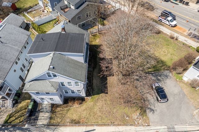 204 School St, Watertown, MA 02472