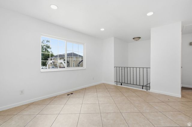 8375 W WESTERN DR, Magna, UT 84044